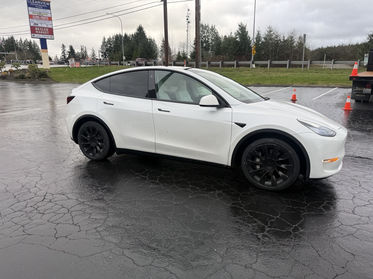Tesla Model Y 3